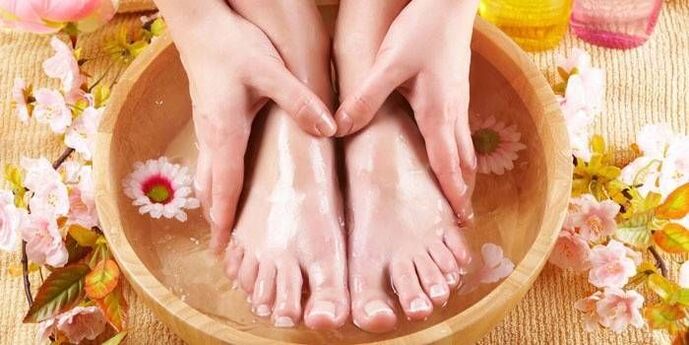Effetto dei bagni contro i funghi delle unghie