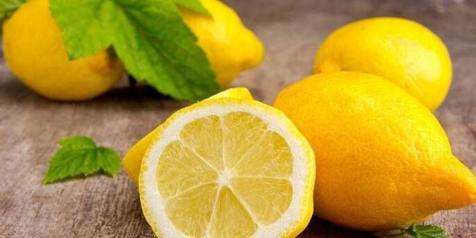 Limone contro i funghi delle unghie